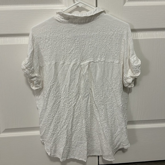 White lightweight button up Jane + delanancey top - Picture 4 of 4